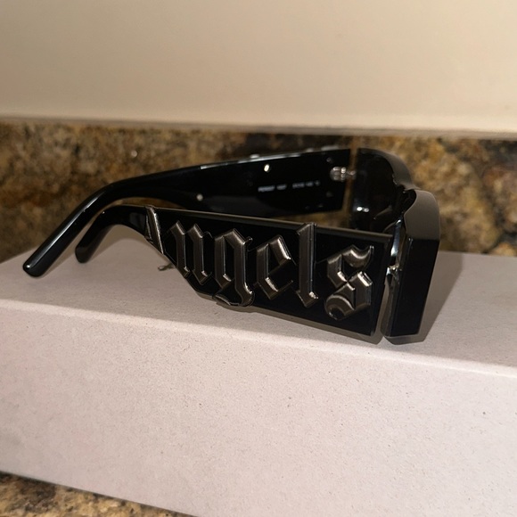 **SOLD** Palm Angels “Angel” Sunglasses Black - Picture 9 of 13